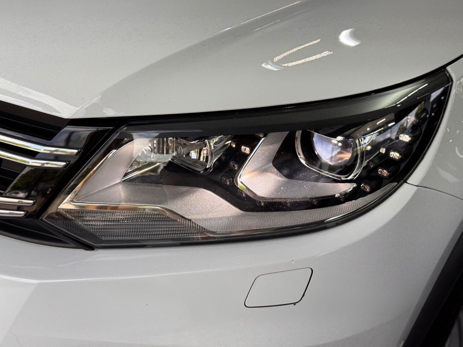 Fahrzeugabbildung Volkswagen Tiguan Sport & Style BMT 4Motion|R-LINE|DSG|NAVI