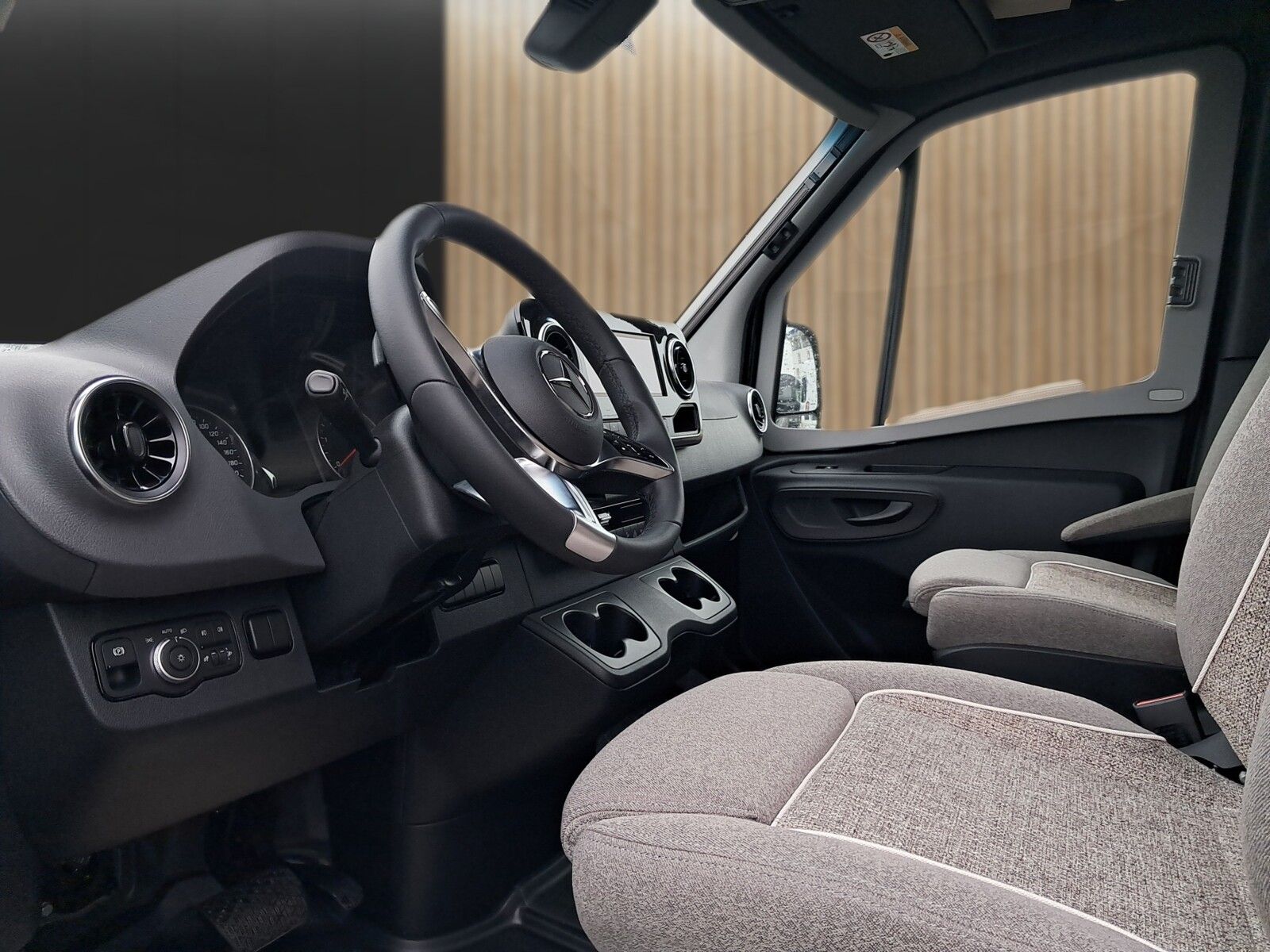 Fahrzeugabbildung Malibu Genius 641 LE Klimaautomatik, Radio DAB