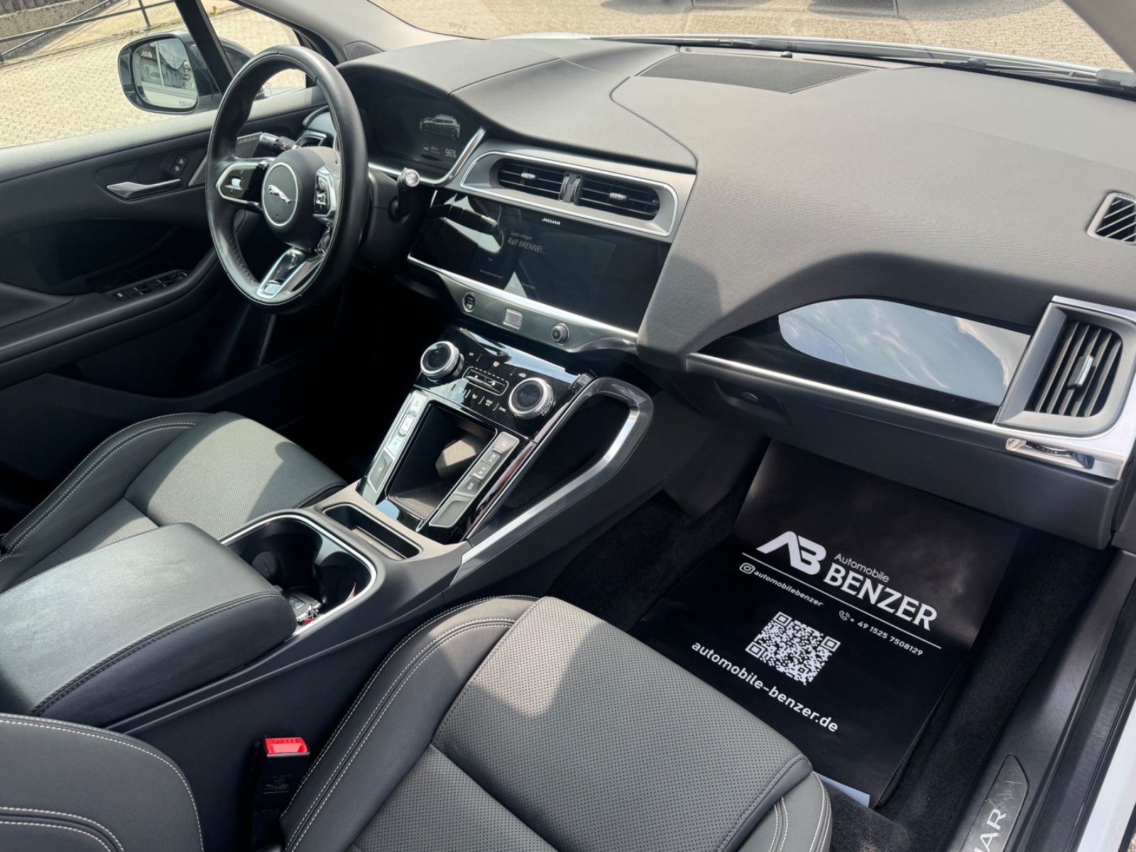 Fahrzeugabbildung Jaguar I-PACE 400 AWD/Black-Pack/CarPlay/MERIDIAN/89,6%