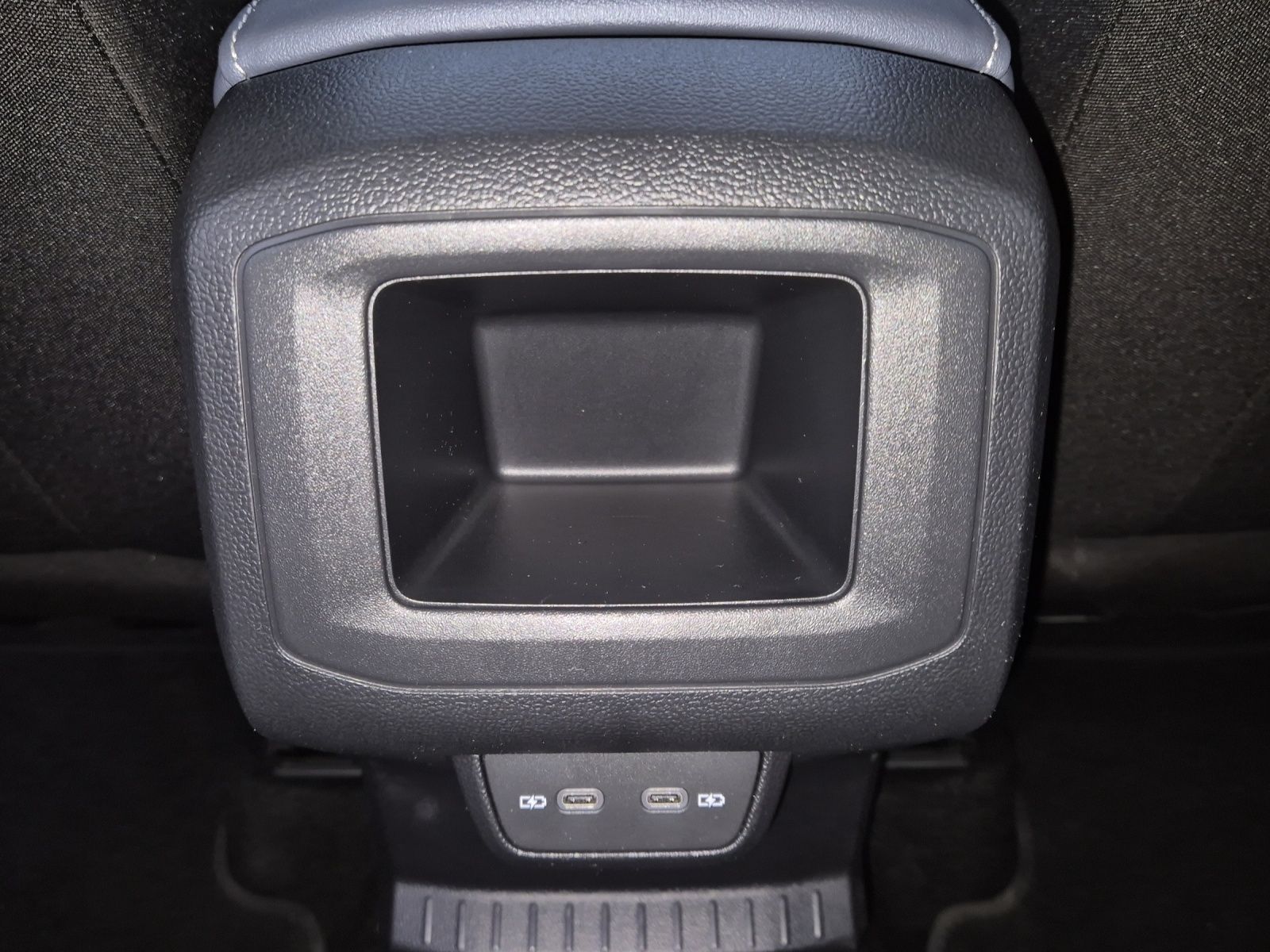 Fahrzeugabbildung Volkswagen T-Cross TSI Style Matrix Navi AID ACC PDC SH LM