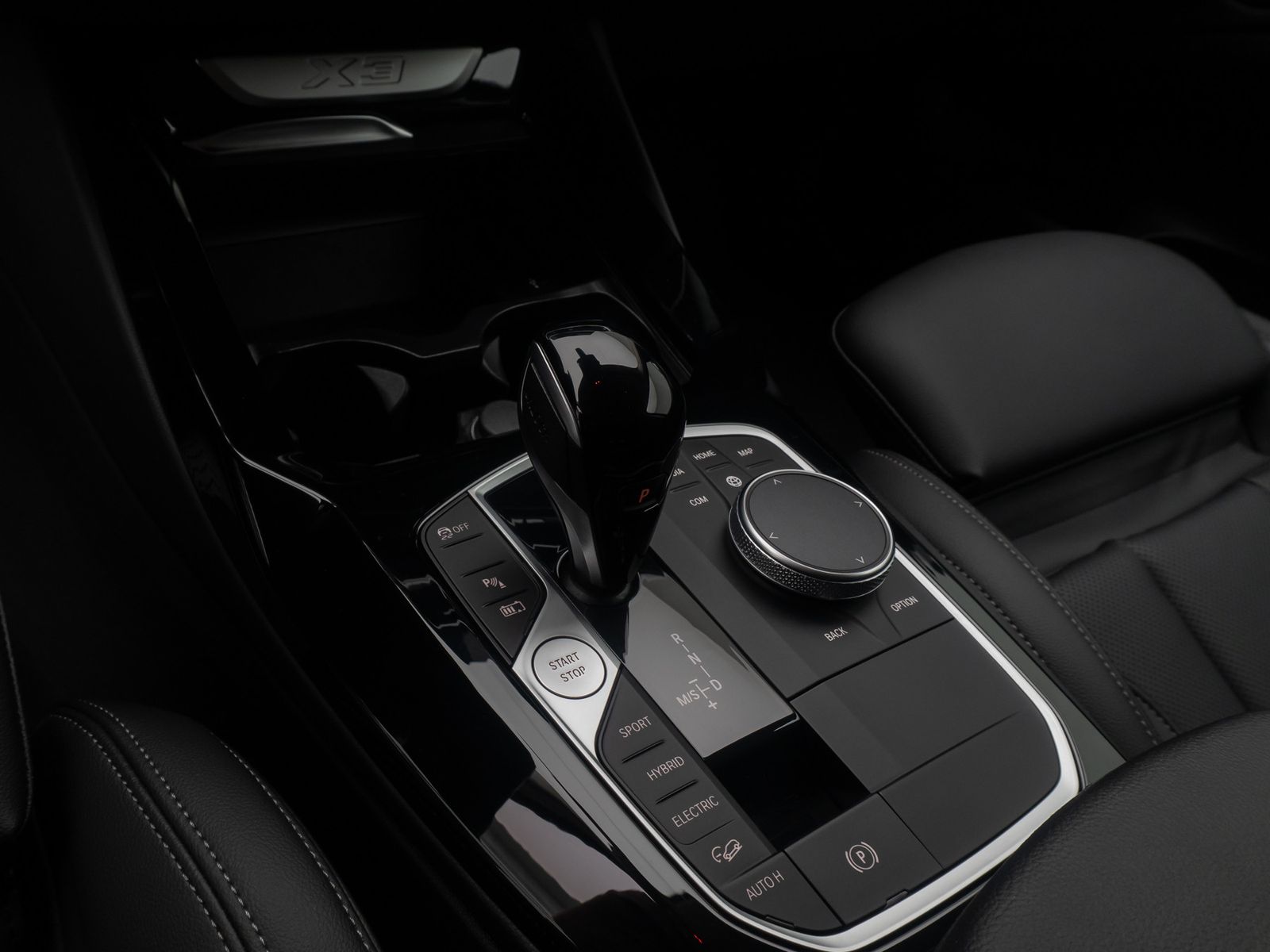 Fahrzeugabbildung BMW X3 xD30e Kamera DAB HiFi AHK Sportsitze 18Zoll