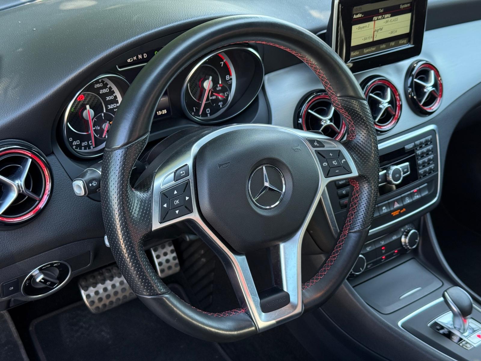 MERCEDES-BENZ GLA 45 AMG 2.0 360ch 4MATIC BVA Pack sport Sièges sport Historique présent - 2EME MAIN