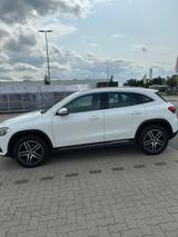 Mercedes-Benz GLA 180 DCT - - Mercedes-Benz GLA 180: Privatanbieter