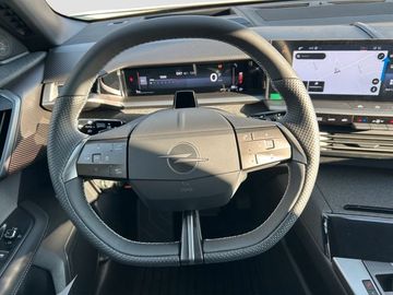 Fotografie 11 des Opel Grandland (X) Grandland 1.2 Ultimate Allwetter Matrix Head-Up