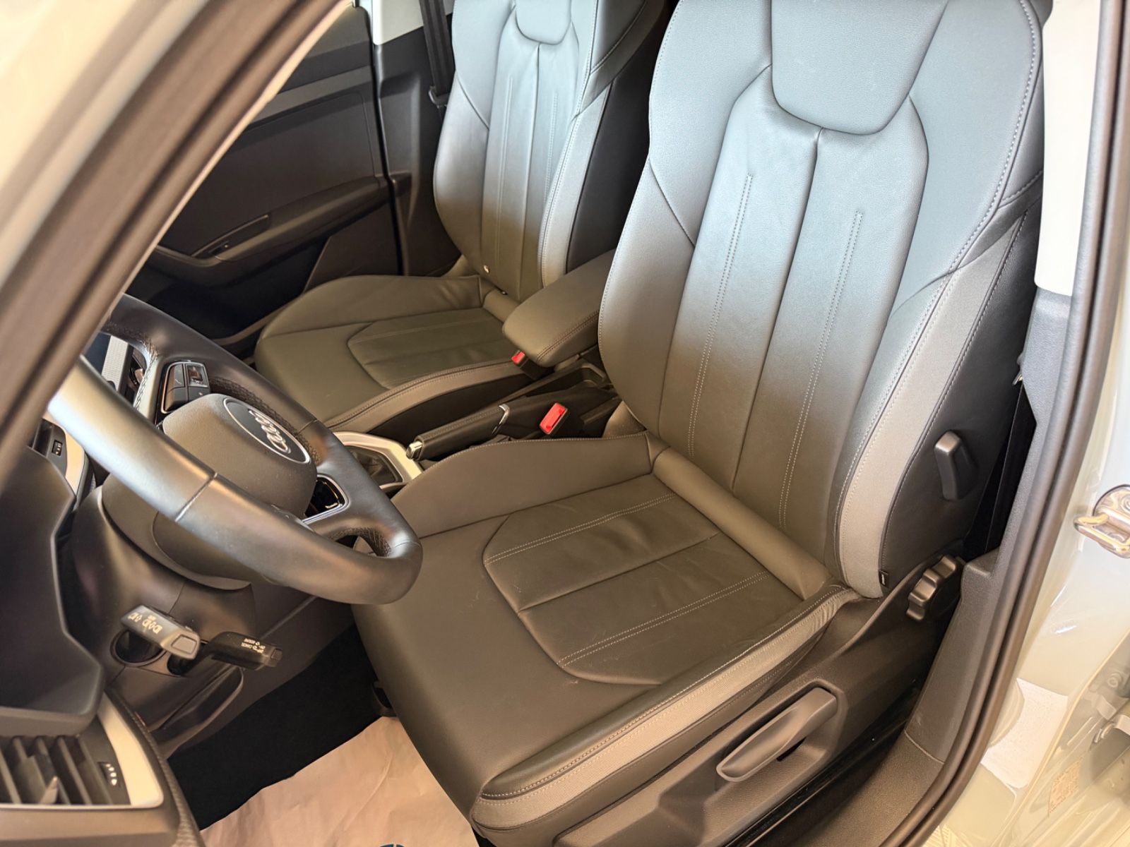 Fahrzeugabbildung Audi A1 Sportback 30* S line Sport * VOLL-LEDER *