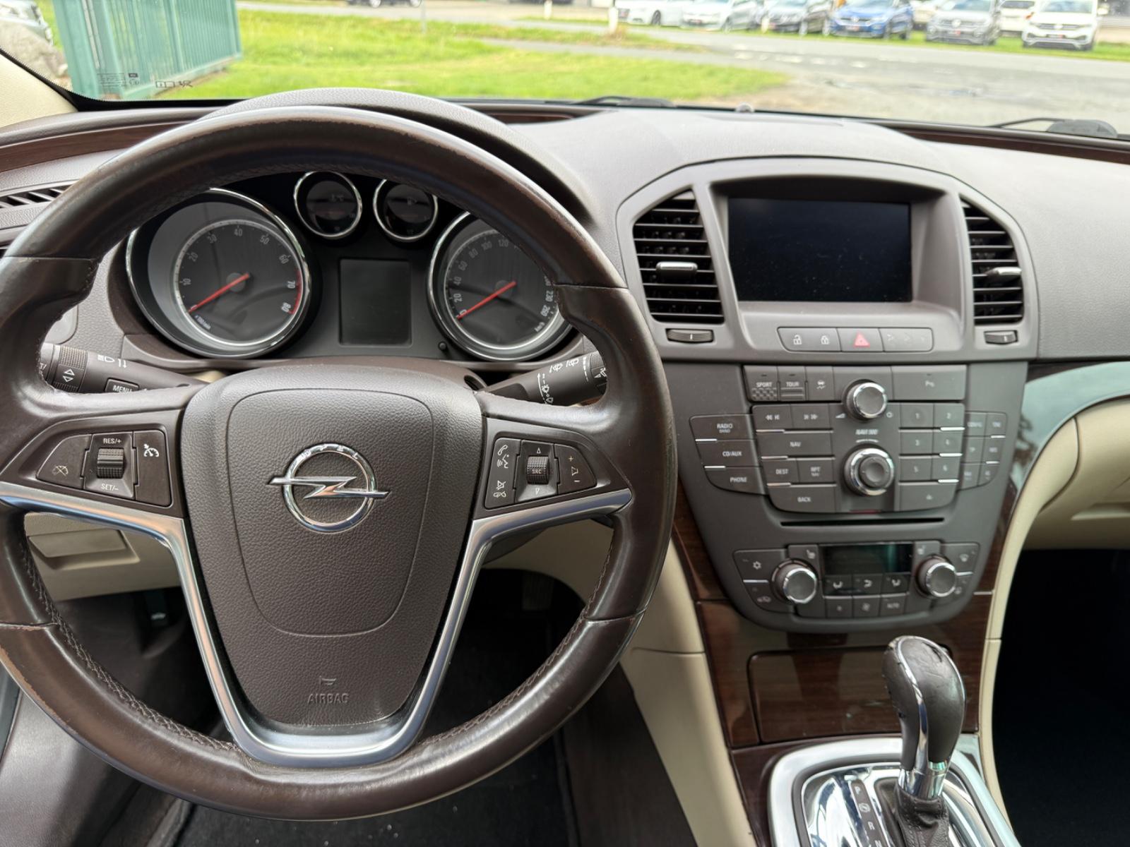 Opel Insignia 2013 — photo 13