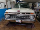 Ford F 100 - Ford F 100 mit Benzin-Antrieb: Automatik