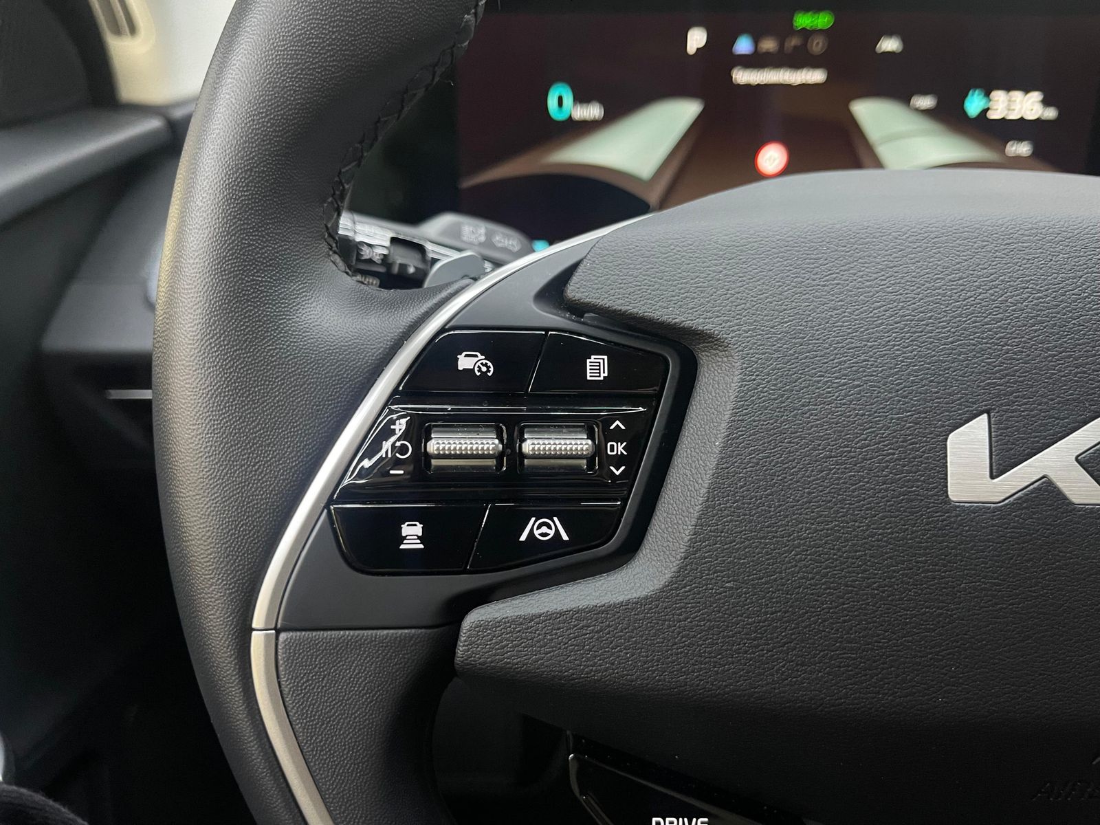 Fahrzeugabbildung Kia EV6 2WD LEDER+NAVI+LED+SITHZ+KAMERA+ACC+DAB+WP+