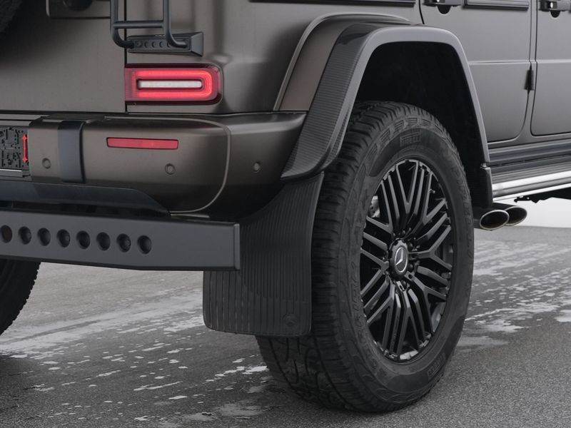 Fahrzeugabbildung Mercedes-Benz G63AMG 4x4² Dachträger Holzboden NightI+II MAGNO
