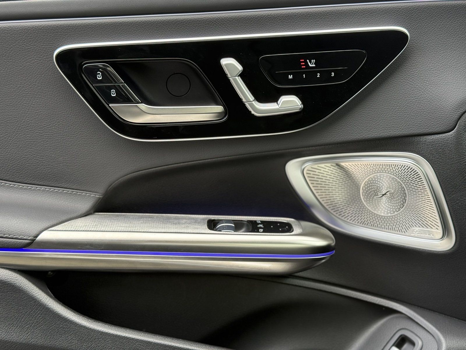 Fahrzeugabbildung Mercedes-Benz CLE 300 AMG*HEAD-UP*BURMESTER*PANO*20"ZOLL*MEMOR