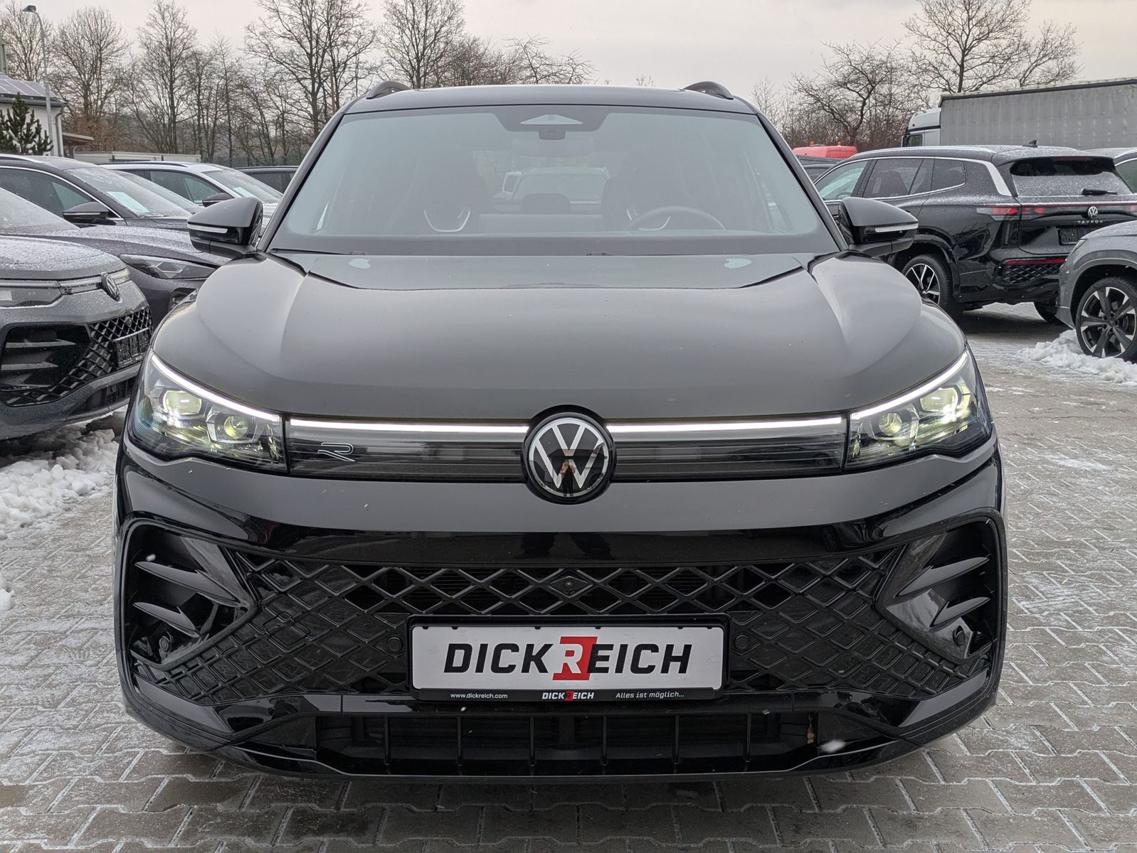 Fahrzeugabbildung Volkswagen Tiguan 2.0 TDI 4M R-Line PANO*H&K*AHK*MATRIX*20"