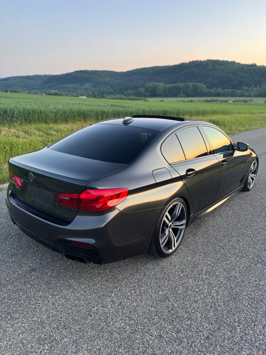 BMW 530d *1.HAND *M-SPORTPAKET *LED *SCHIEBEDACH  