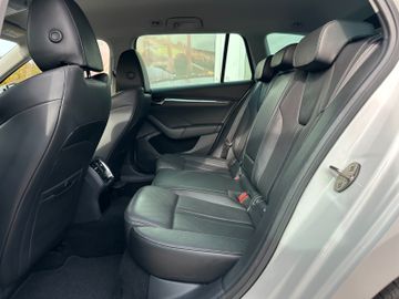 Bild 25 Skoda Octavia Combi 1st Edition*LEDER*MATRIX*StHz*SzHz