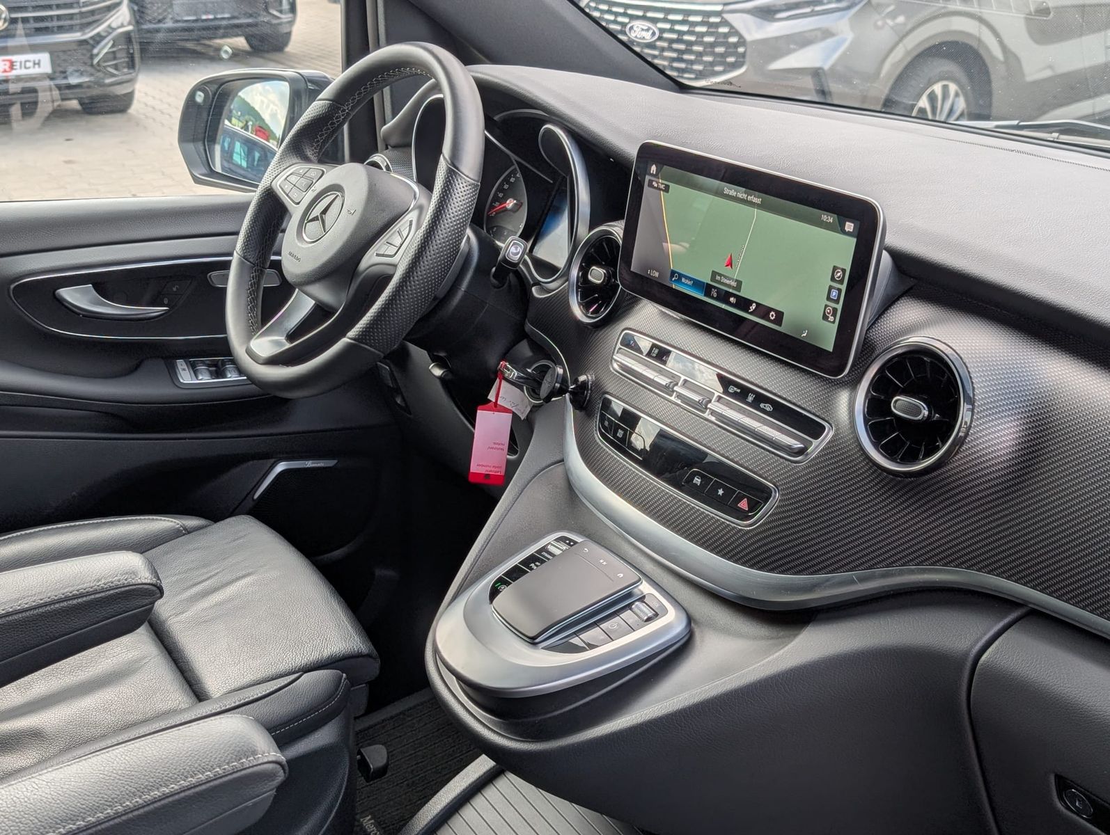 Fahrzeugabbildung Mercedes-Benz V 250 d AMG lang LEDER*DISTR.*BURM.*StandH.*LED