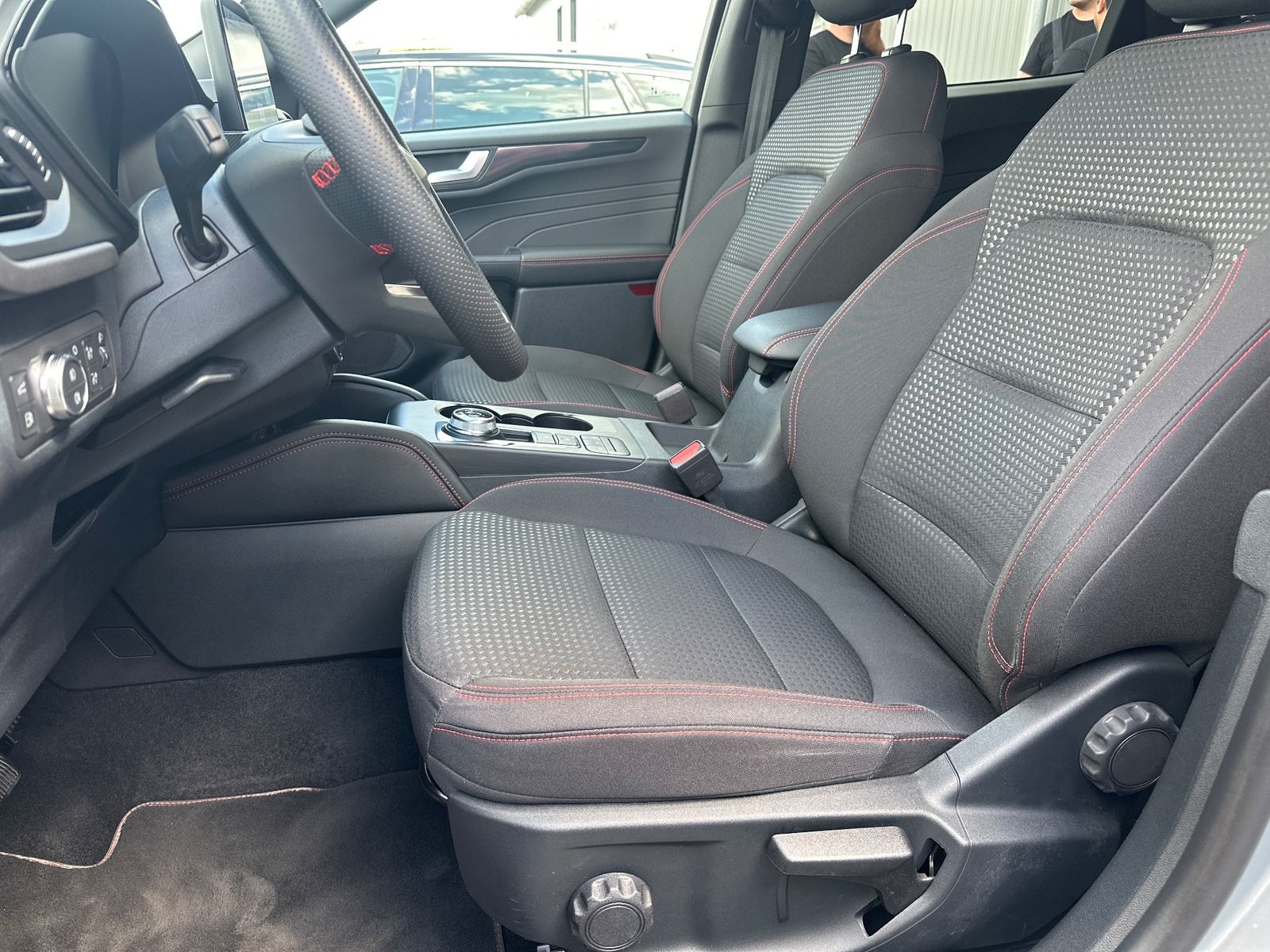 Fahrzeugabbildung Ford Kuga 2.5 PHEV ST-Line NAV+LED+KAMERA+SHZ+18ZOLL