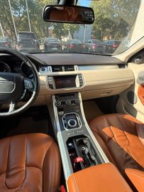 Land-Rover Range Rover Evoque - 8