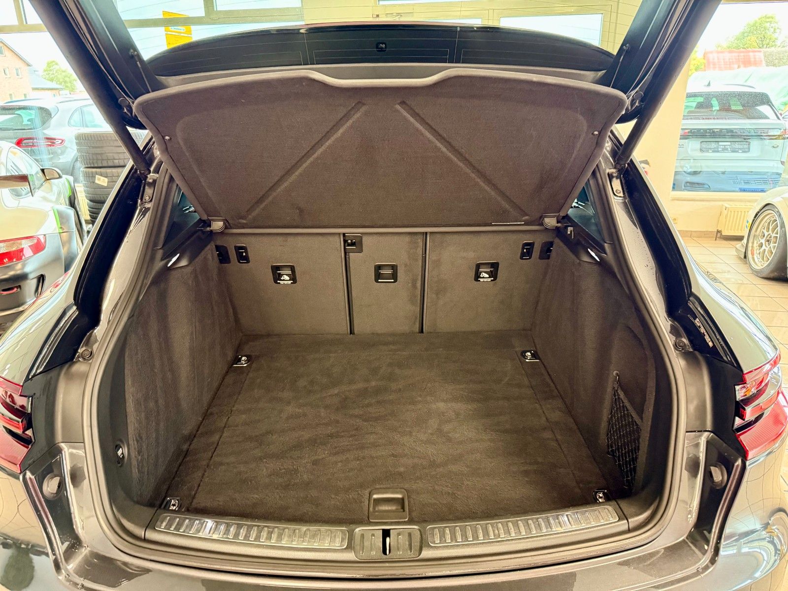 Fahrzeugabbildung Porsche Macan S Panorama/Kamera/DAB/20Zoll/APPROVED