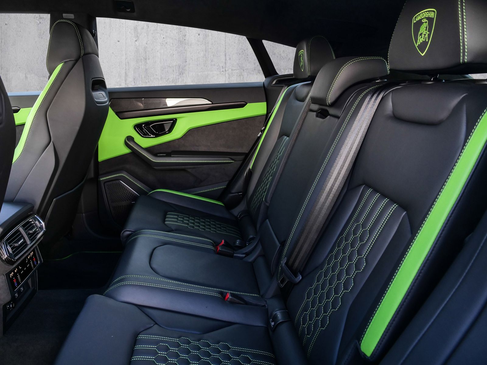 Lamborghini Urus SE Verde Selvans, Big Interior Carbon Pack foto 11