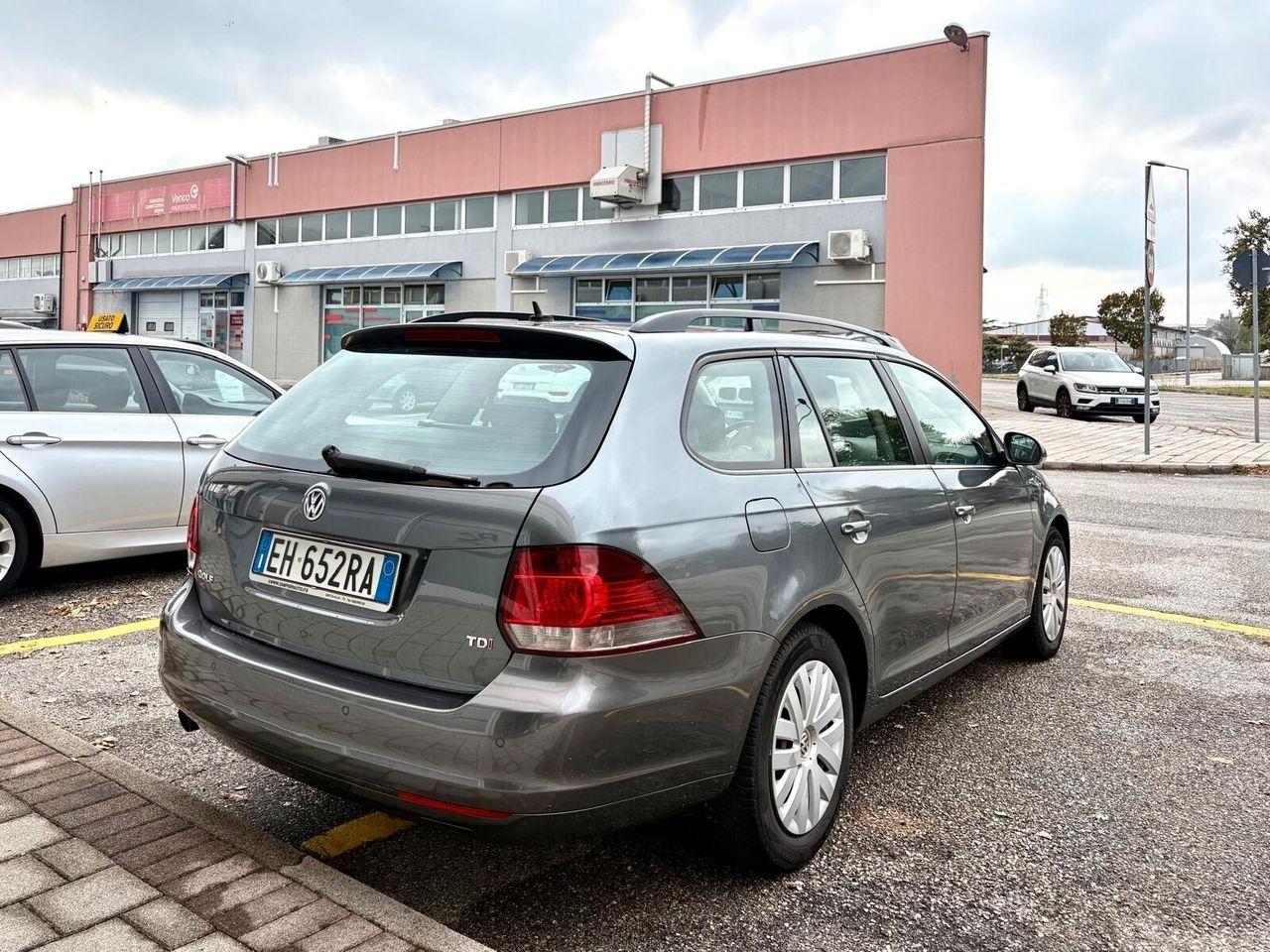 Volkswagen Golf 2011 — двигун 1.598 cm³, 105 HP (77kW)