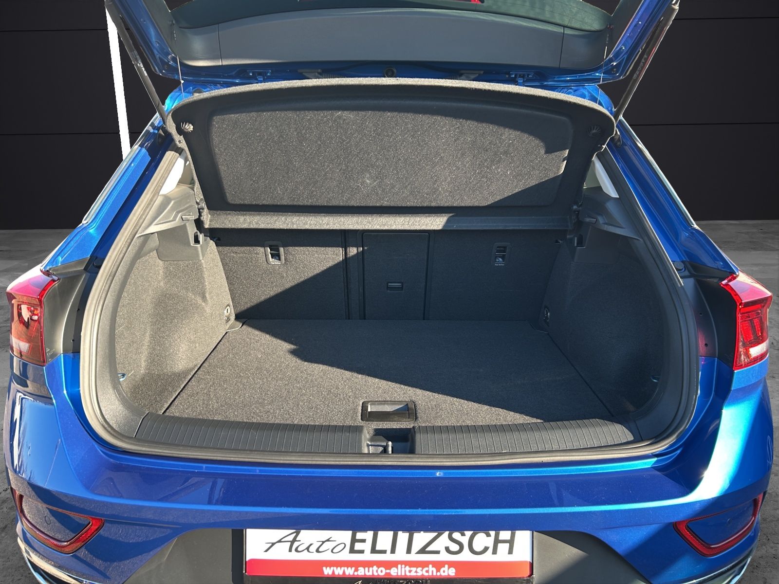 Fahrzeugabbildung Volkswagen T-Roc Style TDI LED+ ACC SH AppConnect Ambiente