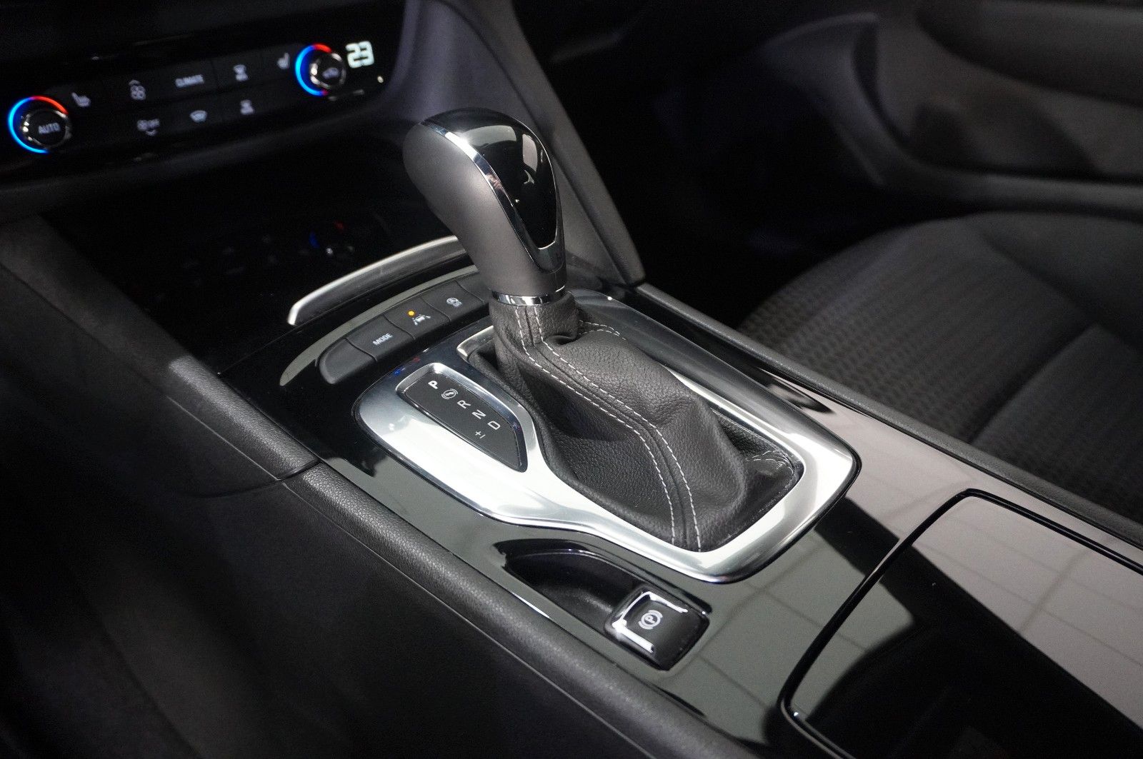 Fahrzeugabbildung Opel Insignia B ST 2.0T ELEGANCE NAVI/LED/SPORT/VIRTU