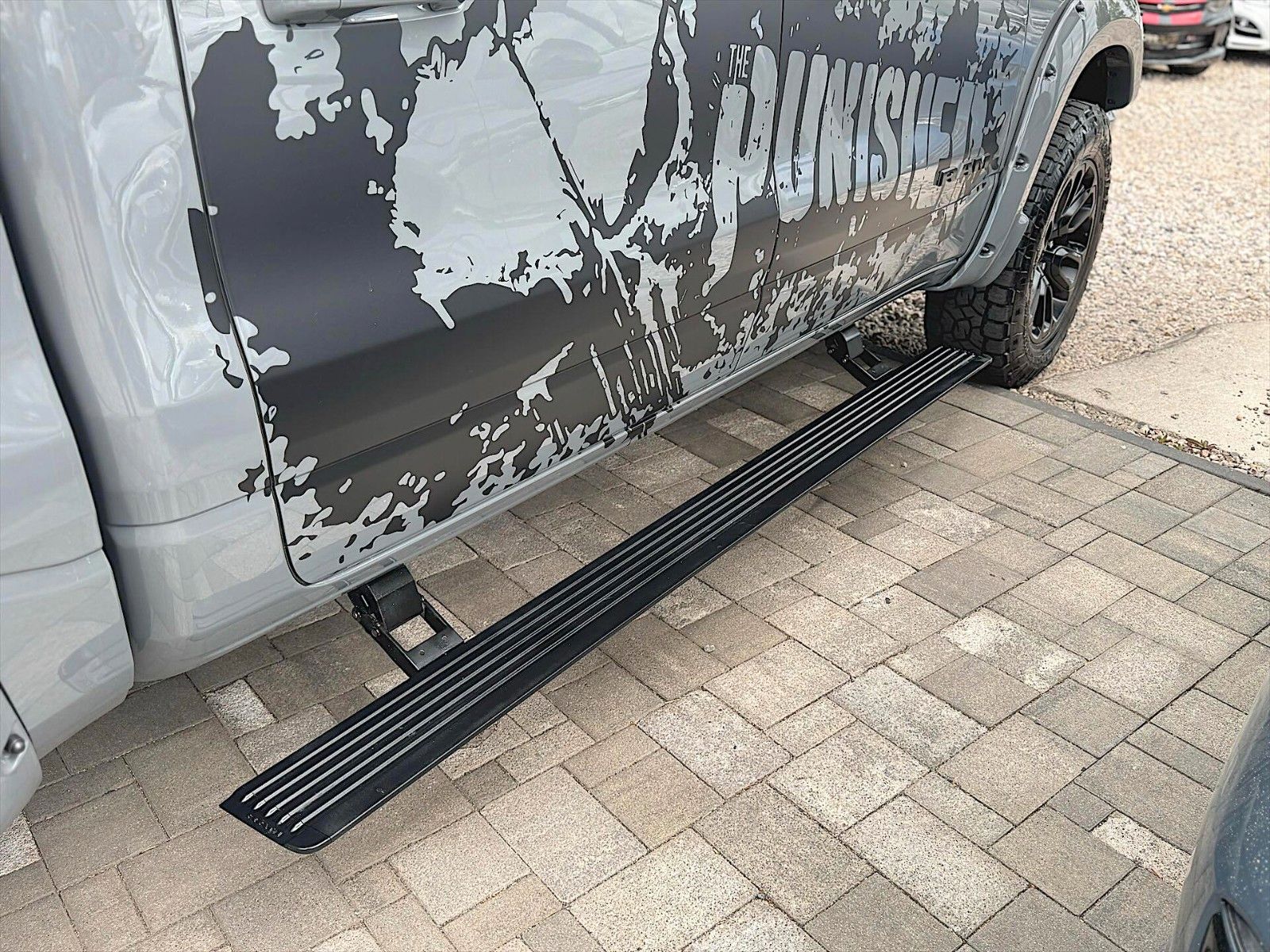Fahrzeugabbildung Dodge RAM 5.7 V8 LARAMIE PUNISHER Offroad  4x4 *Pano*
