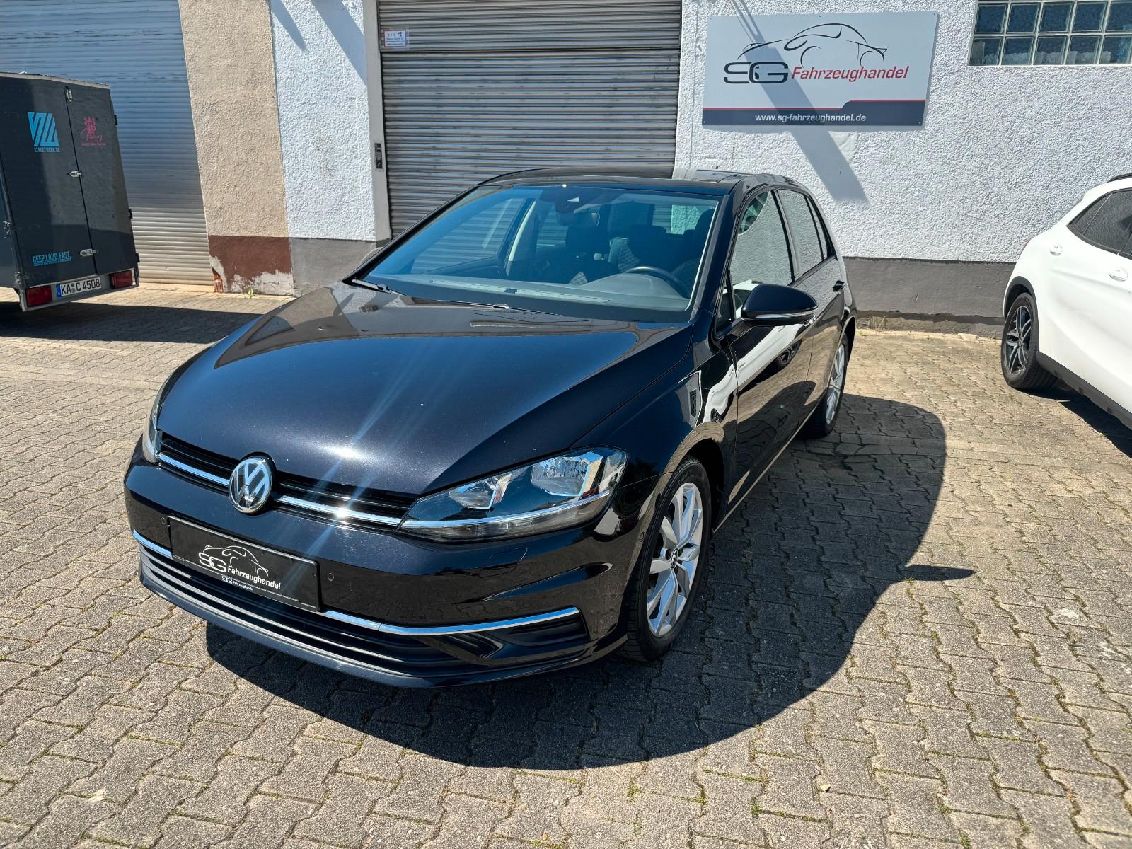 Volkswagen Golf VII Lim. IQ.DRIVE *DSG*PANO*KAMERA