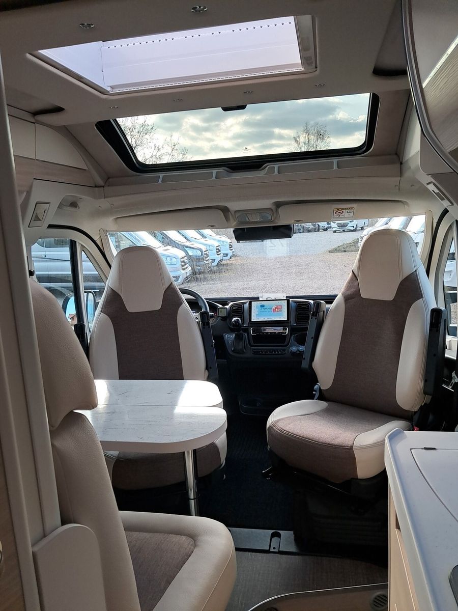 Fahrzeugabbildung Eura Mobil Van V 635 HB Fahrassistenz- & Mondial Plus Paket