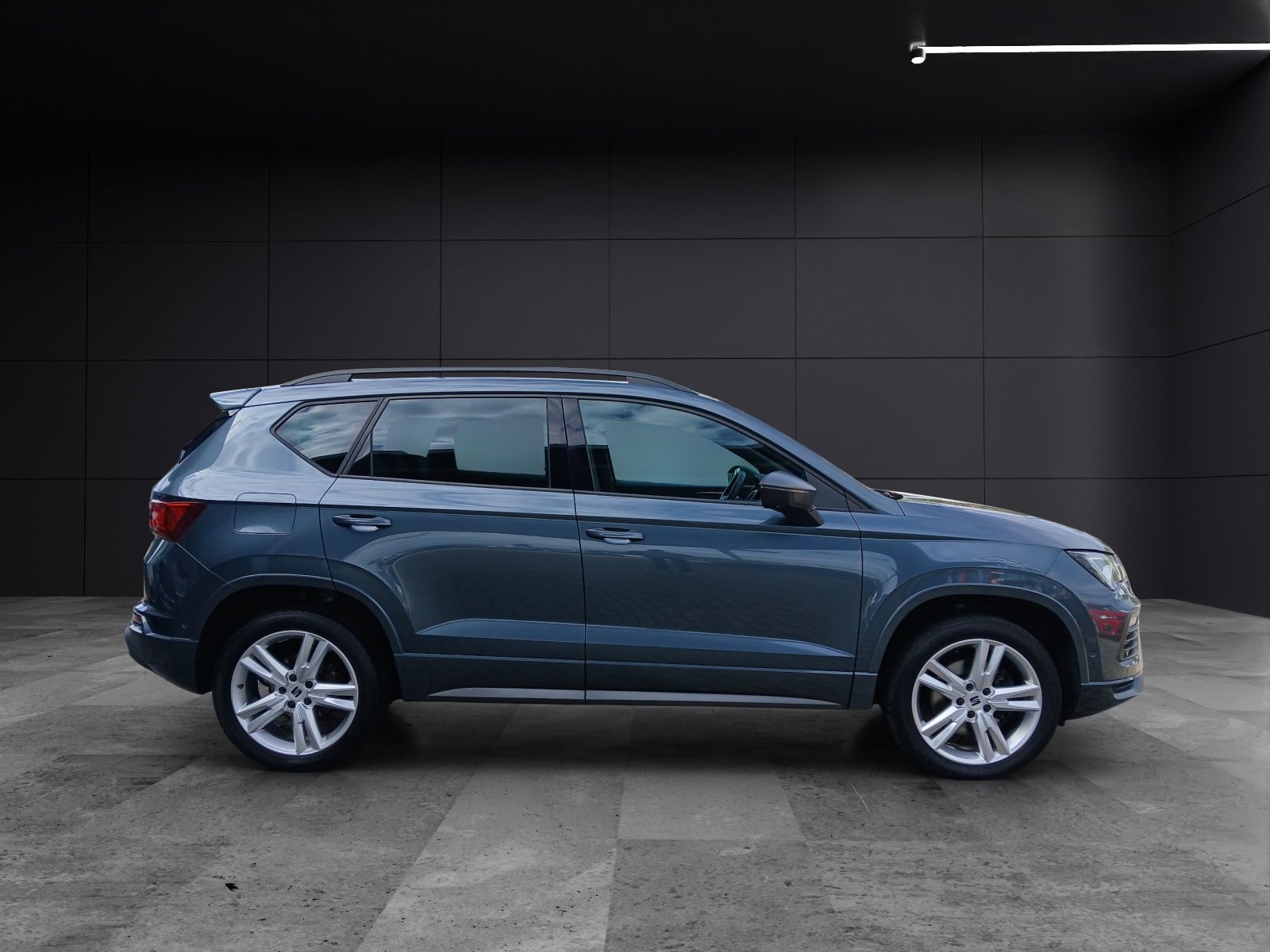 Fahrzeugabbildung SEAT Ateca TDI FR-Line DSG STH LED Navi AID ACC RFK S
