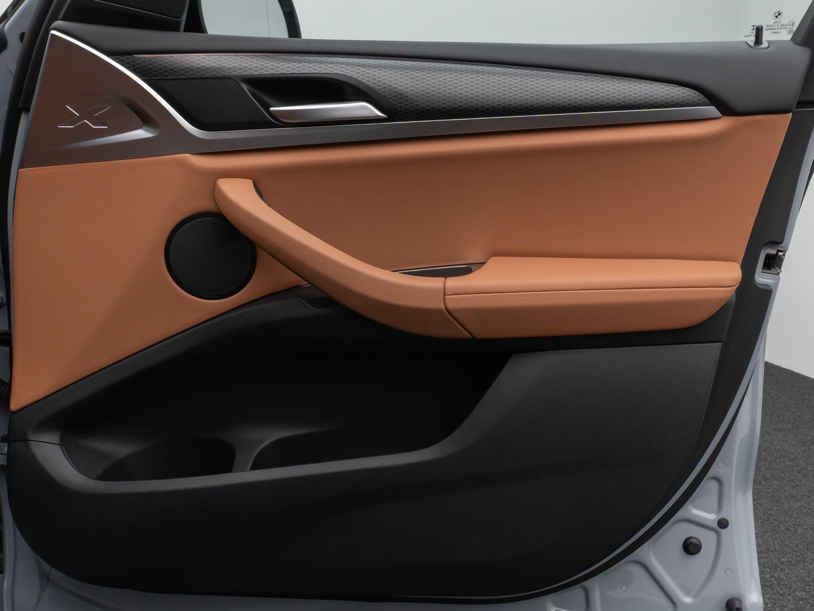 Fahrzeugabbildung BMW X3 xD20d M Sport Kamera DAB HiFi AHK Komfort 19"