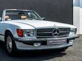 Mercedes-Benz SL 560 ARKTISWEIß/Dattelbraun TOP ZUSTAND - Mercedes-Benz SL aus dem Jahr 1989