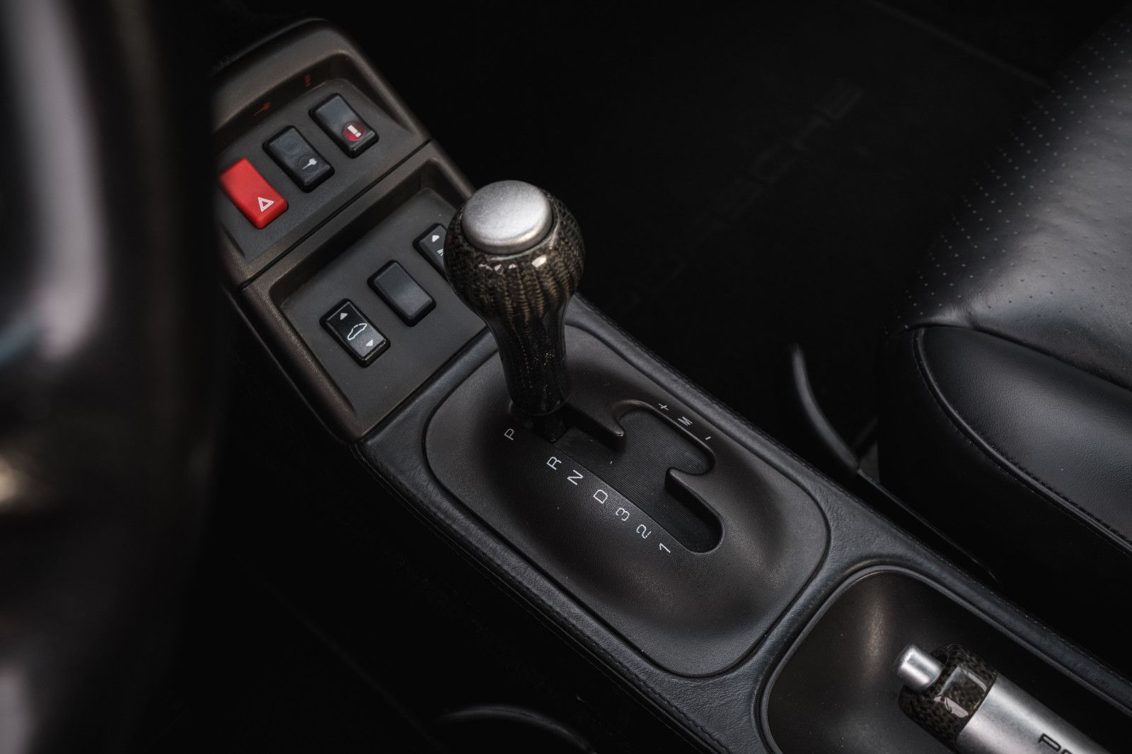Fahrzeugabbildung Porsche 993/911 Carrera Coupé DAB-Tuner-Navigation