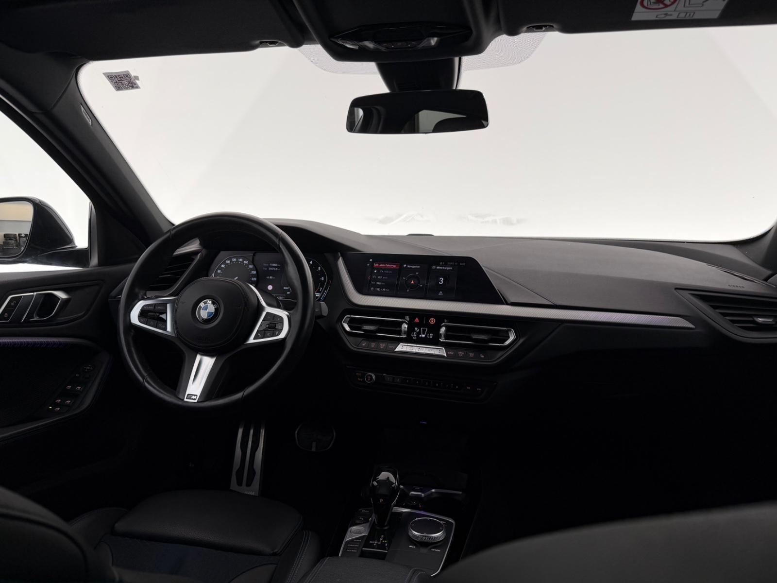 BMW 118i Lim.*M SPORT*SHADOW-LED-SHZ-PDC-TEMPO-WLAN