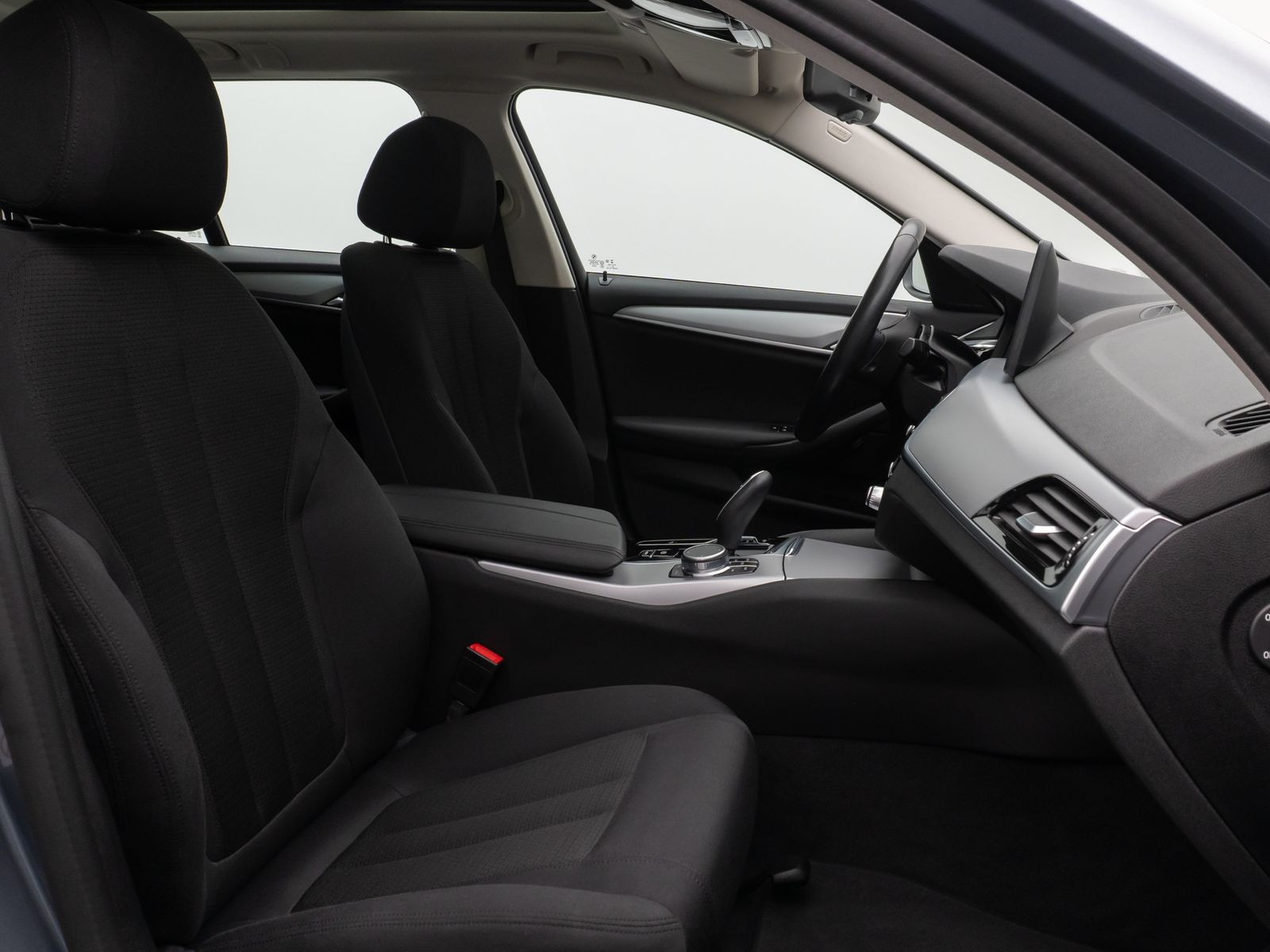 Fahrzeugabbildung BMW 520d xD Panorama Kamera DAB HiFi ACC 4xKlima