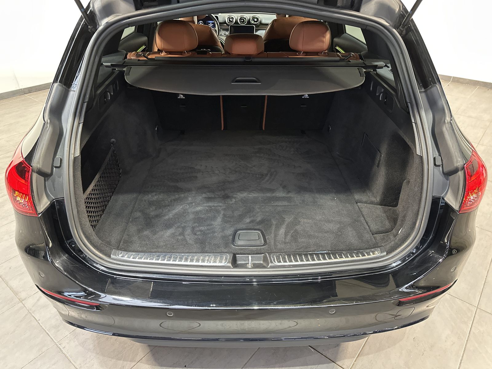 Fahrzeugabbildung Mercedes-Benz C 220d T Avantgarde NAV+LED+VC+360°+HUD+CARPLAY