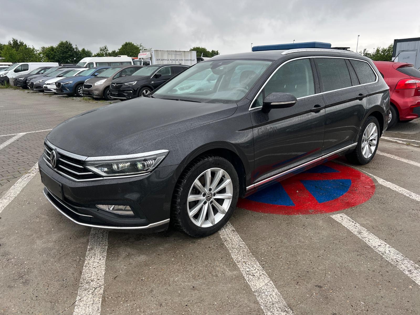 Volkswagen Passat  Elegance 150ps/Matrix/Kamera/IQ/Alc