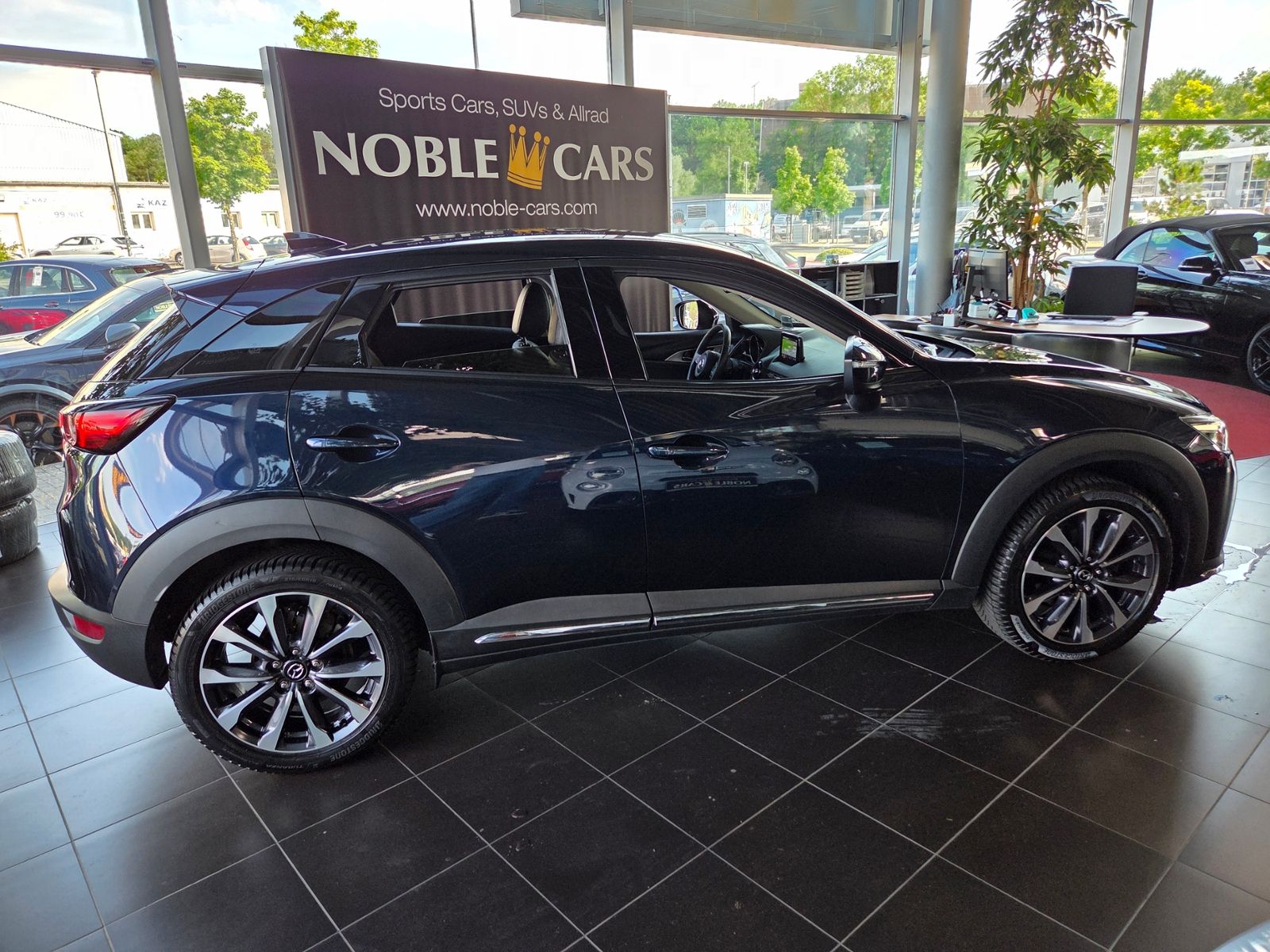 Fahrzeugabbildung Mazda CX-3 Sports-Line AWD HUD BOSE LED NAV SHZ 18"