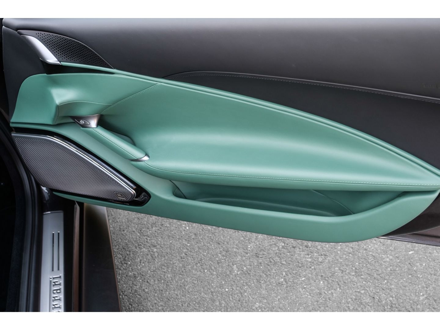 Ferrari Roma *MagneRide*CarPlay*Daytona-Design*Passenger foto 21