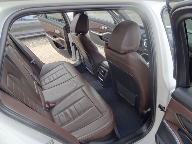 Fahrzeugabbildung BMW 320d xDrive M Sport/Laser/Leder/Virtual/AHK/1.Hd