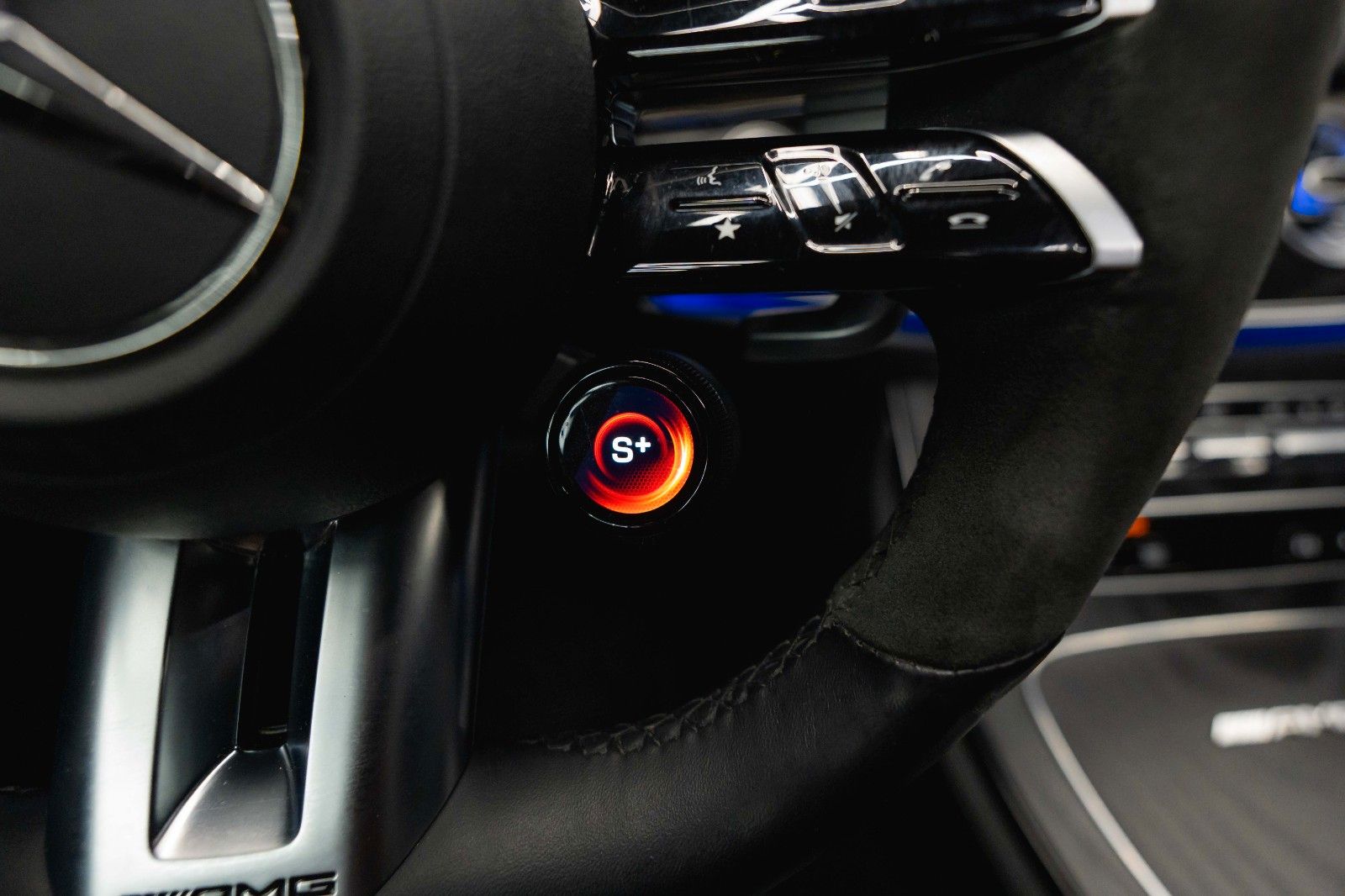 Fahrzeugabbildung Mercedes-Benz E 63 S AMG 4Matic+ Performance Night-Paket *ACC*