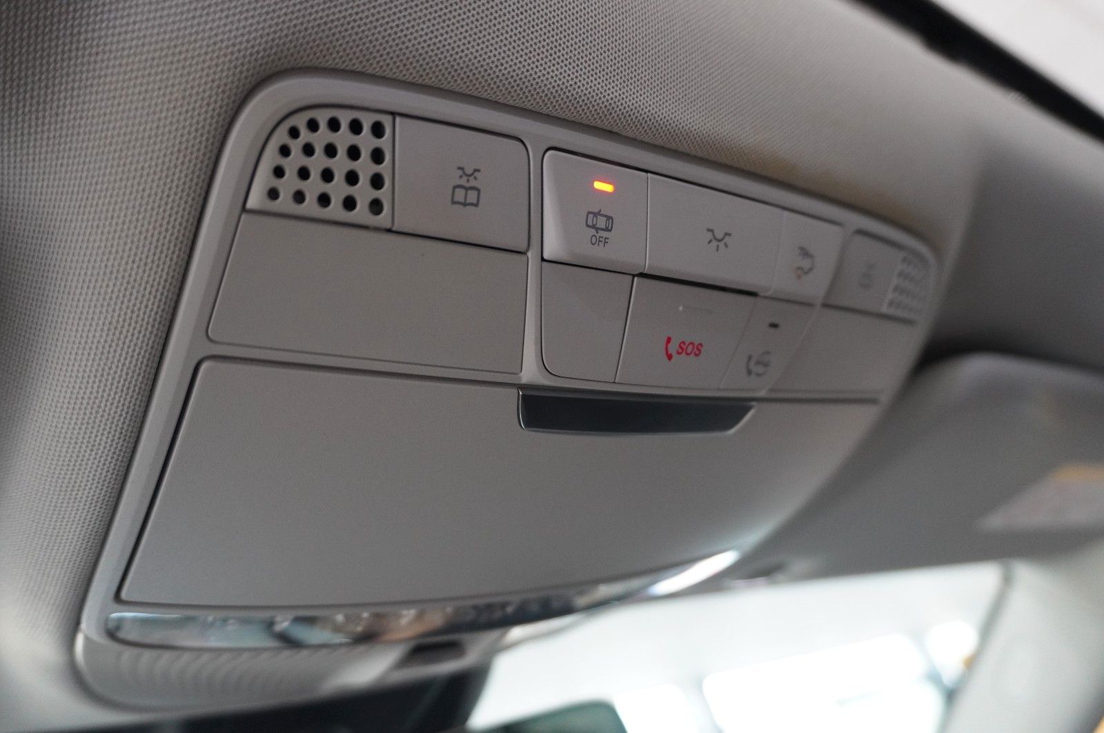 Fahrzeugabbildung Mercedes-Benz E 300E LIM. AVANTGARDE NAVI/LED/KAMERA/PANO./AHK