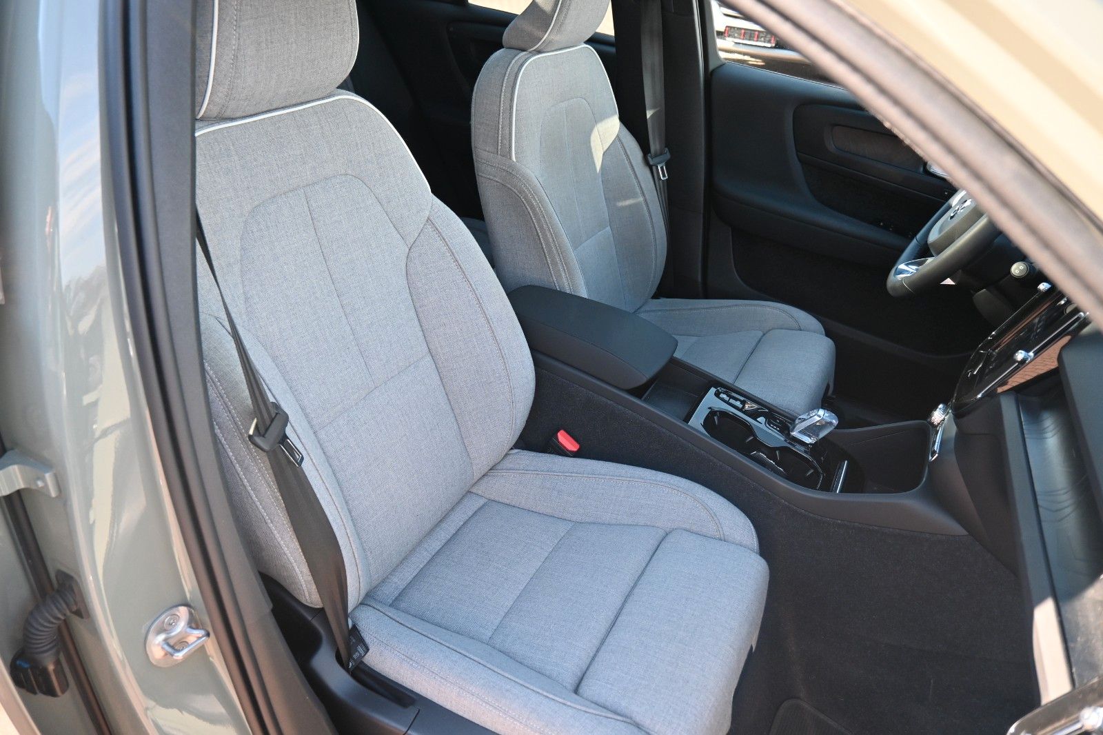 Fahrzeugabbildung Volvo XC40 Ultimate Dark T5 PHEV Ultimate*360°*PANO*