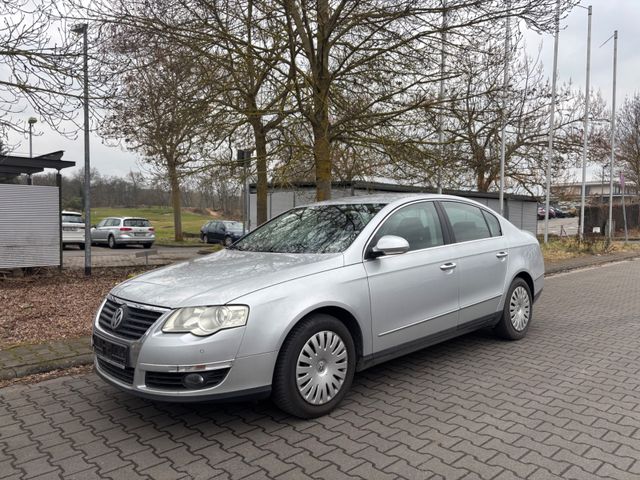 Volkswagen Passat Lim Comfortline 1.6TSI PDC SHZ Klima Temp