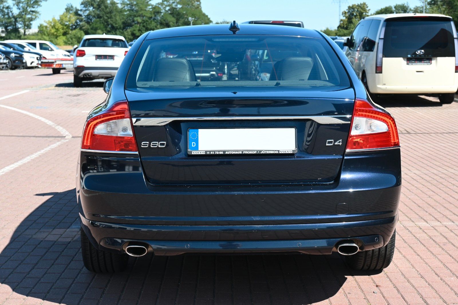 Fahrzeugabbildung Volvo S80 D4 Mom*AT*ACC*NAV*SITHZ*PANO*XEN*Top