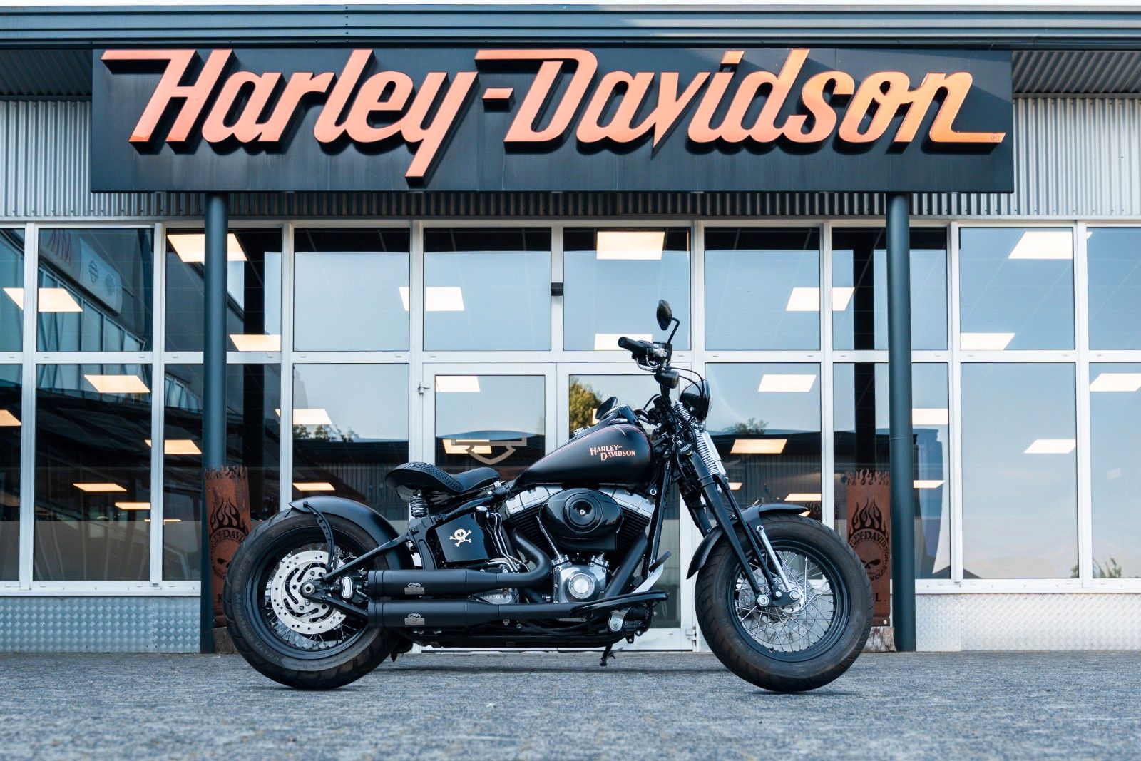 Fahrzeugabbildung Harley-Davidson FLSTSB Cross Bones 96 cui - Jekill - kurzes Heck