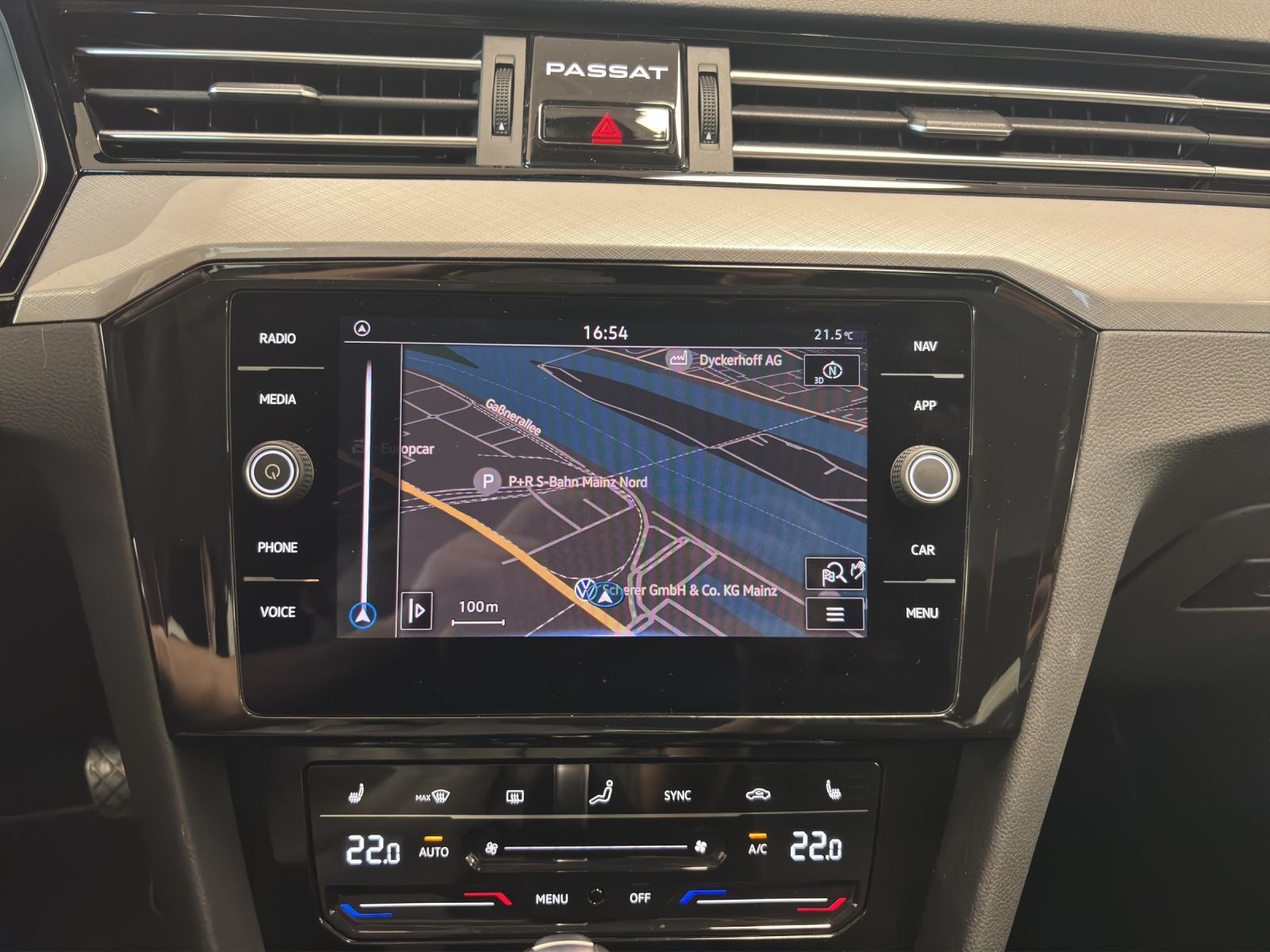 Volkswagen Passat Variant - Bild 12