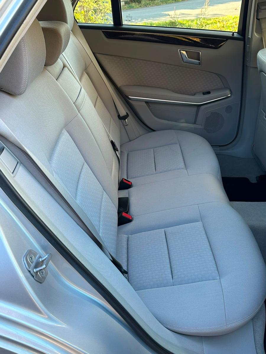 Mercedes-Benz E220 2012 — photo 9