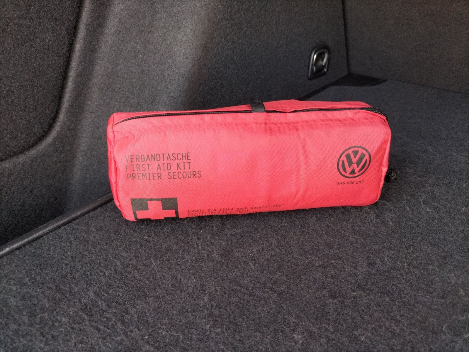 Fahrzeugabbildung Volkswagen Golf VIII Variant TDI Life LED Navi AID ACC PDC