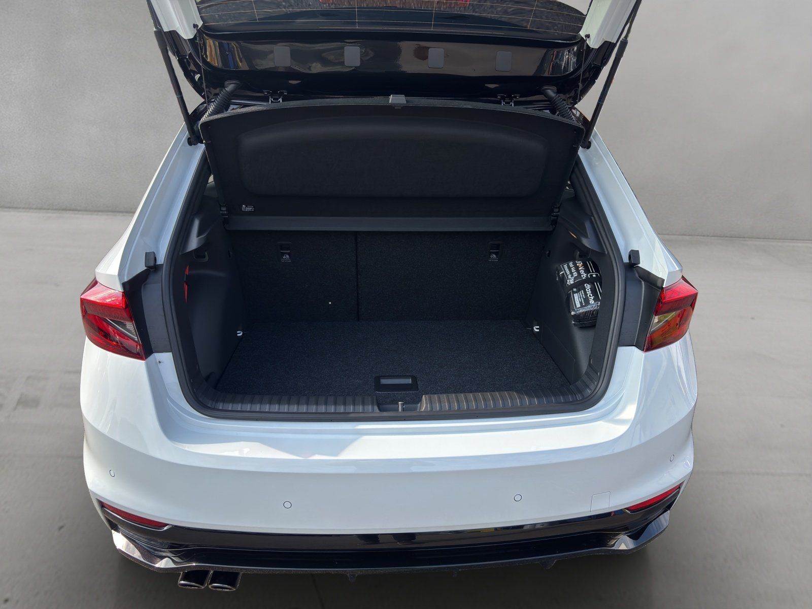 Fahrzeugabbildung SKODA Fabia 130 1,5 TSI 130 kW DSG MATRIX/ACC/RFK/RS