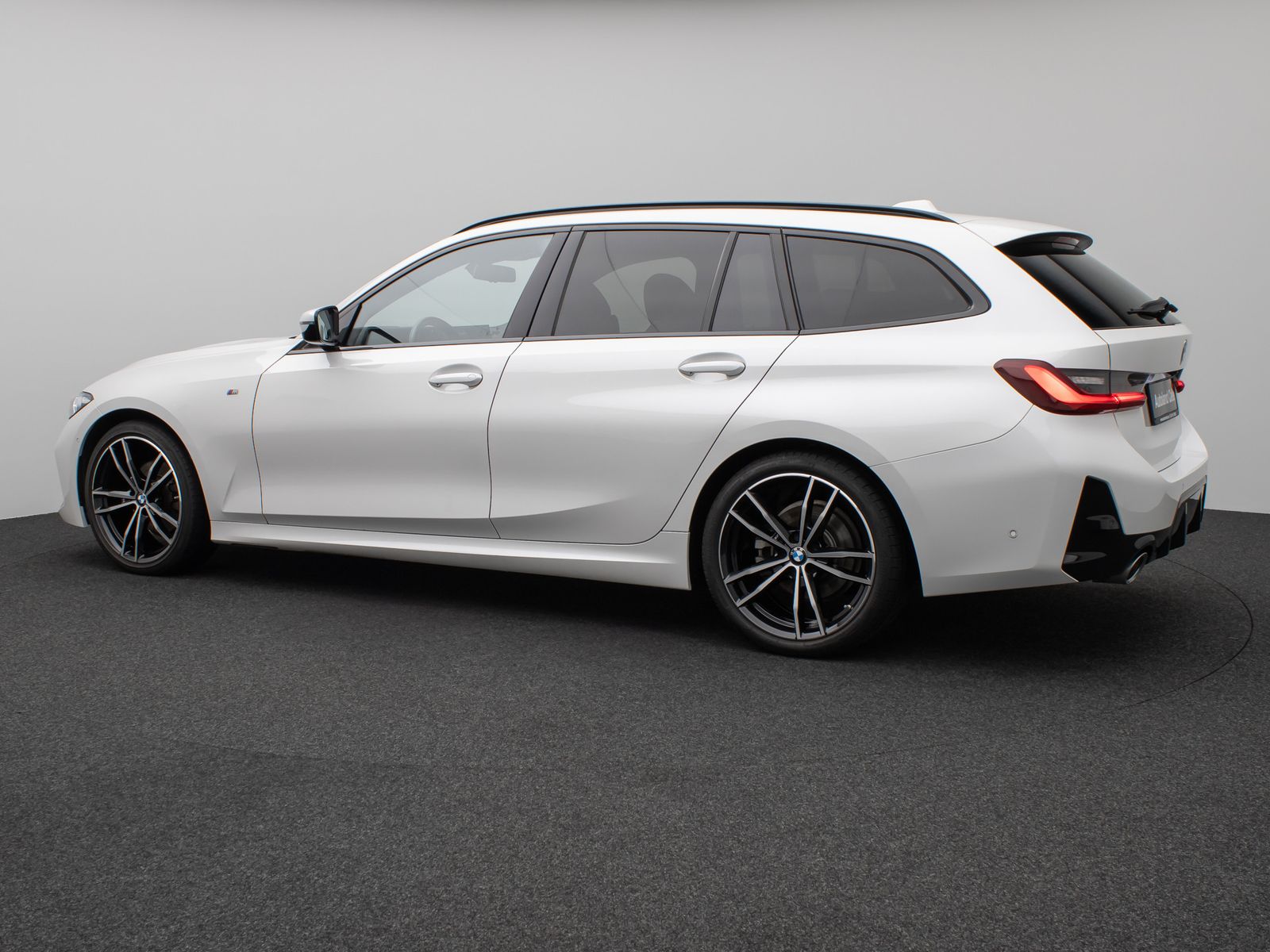 Fahrzeugabbildung BMW 320d  xD M Sport Kamera HUD DAB H/K Alarm 19Zoll